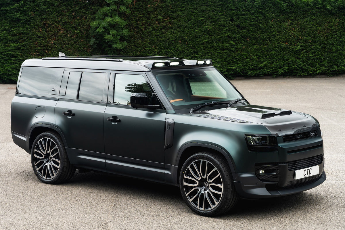 Land Rover Defender 130 P300 HSE (8 Seater) Gallery Image
