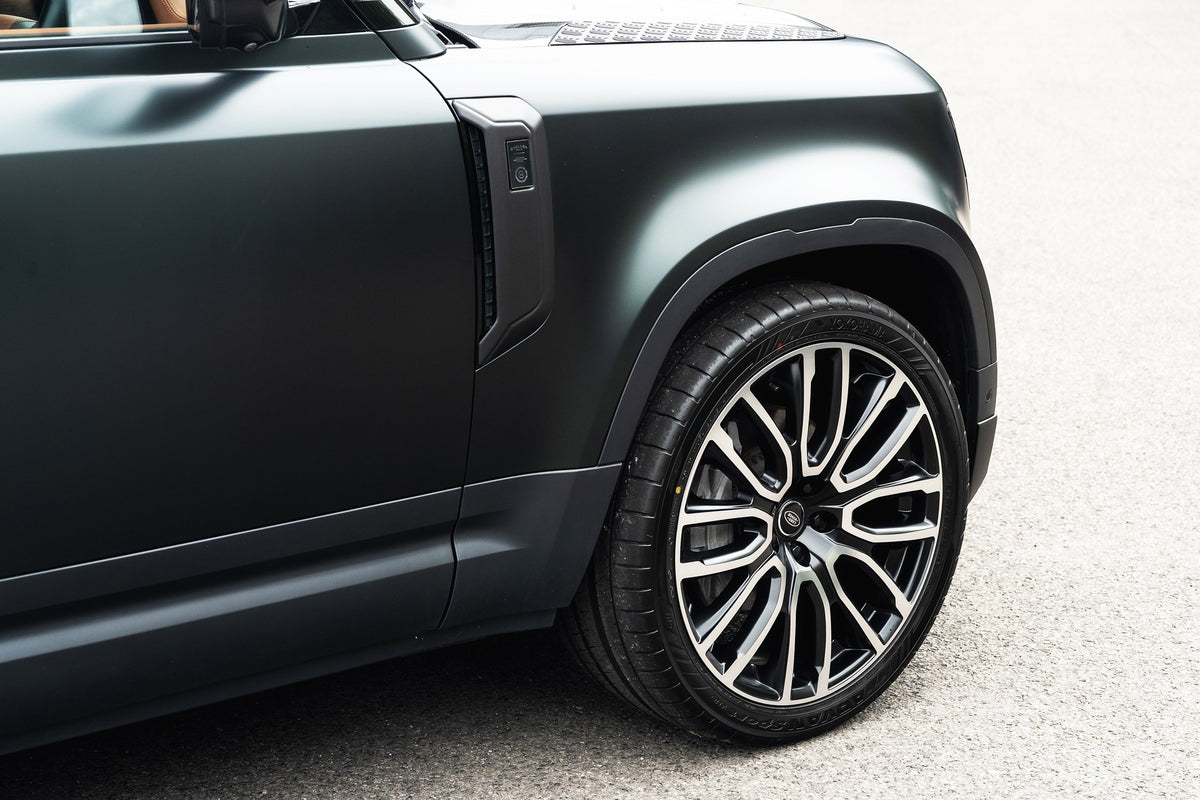 Land Rover Defender 130 P300 HSE (8 Seater) Gallery Image