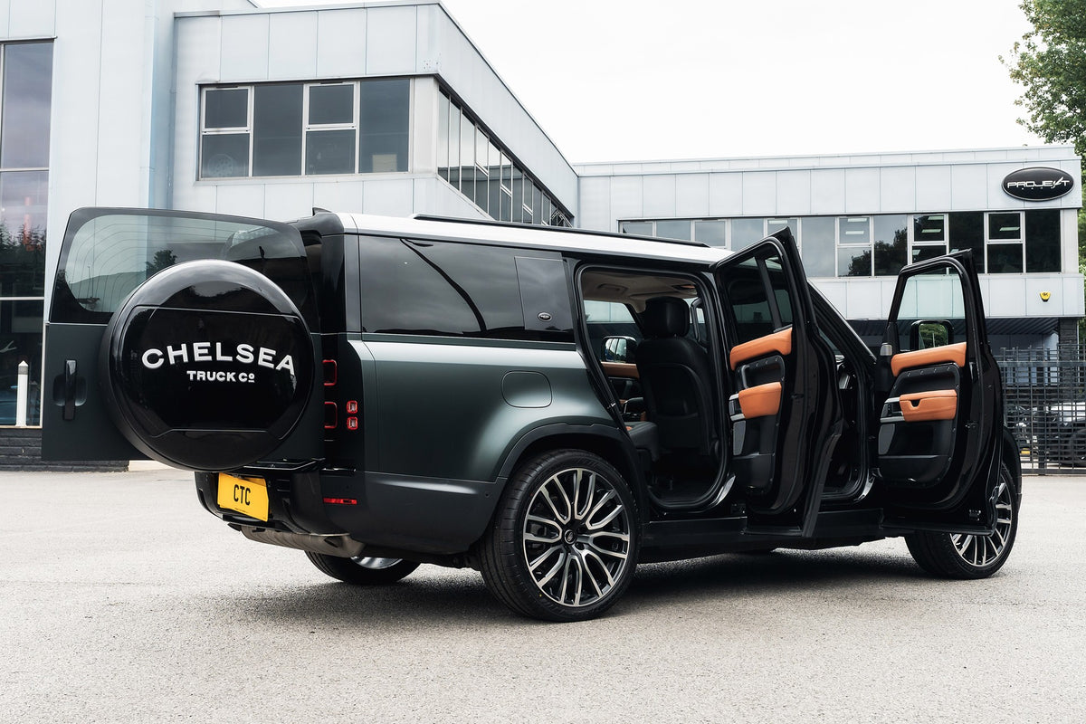 Land Rover Defender 130 P300 HSE (8 Seater) Gallery Image