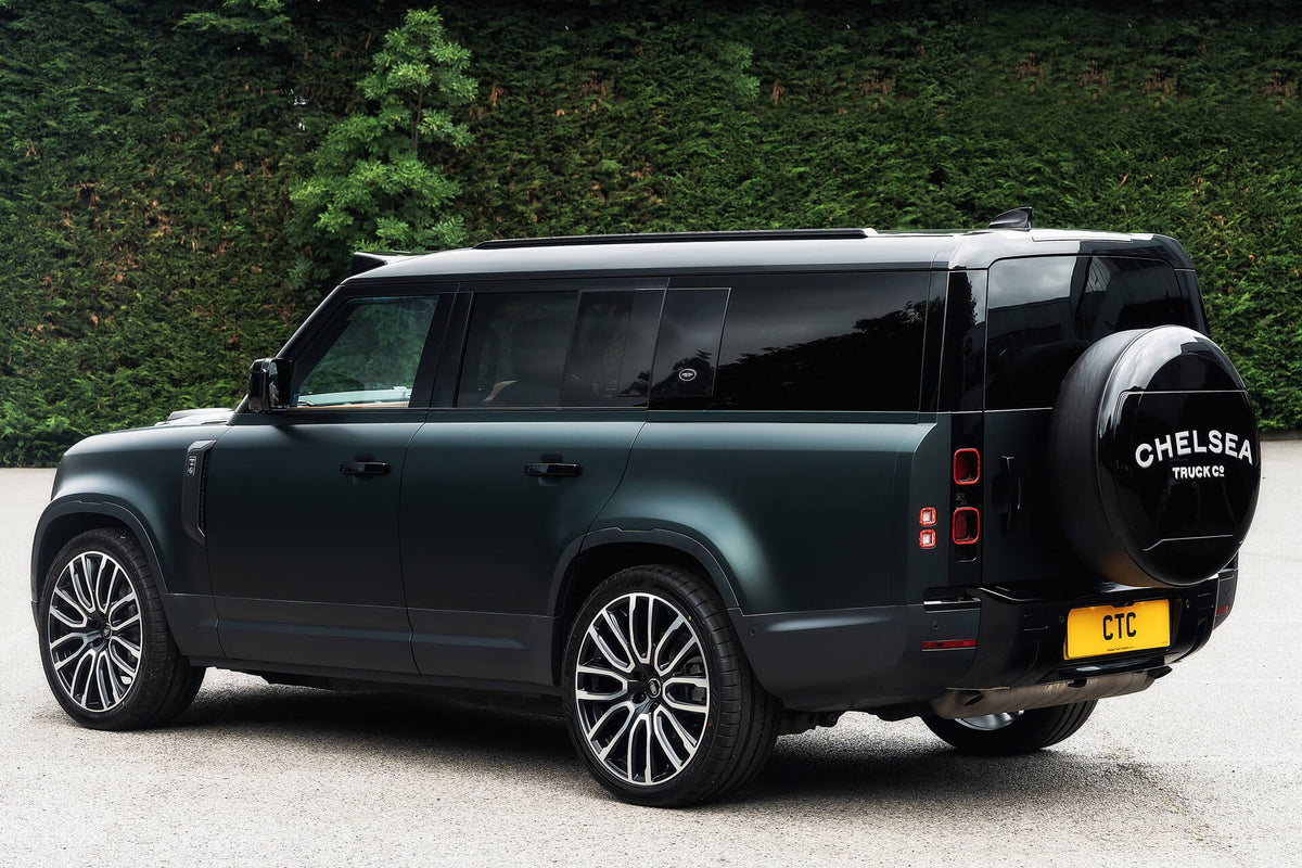 Land Rover Defender 130 P300 HSE (8 Seater) Gallery Image