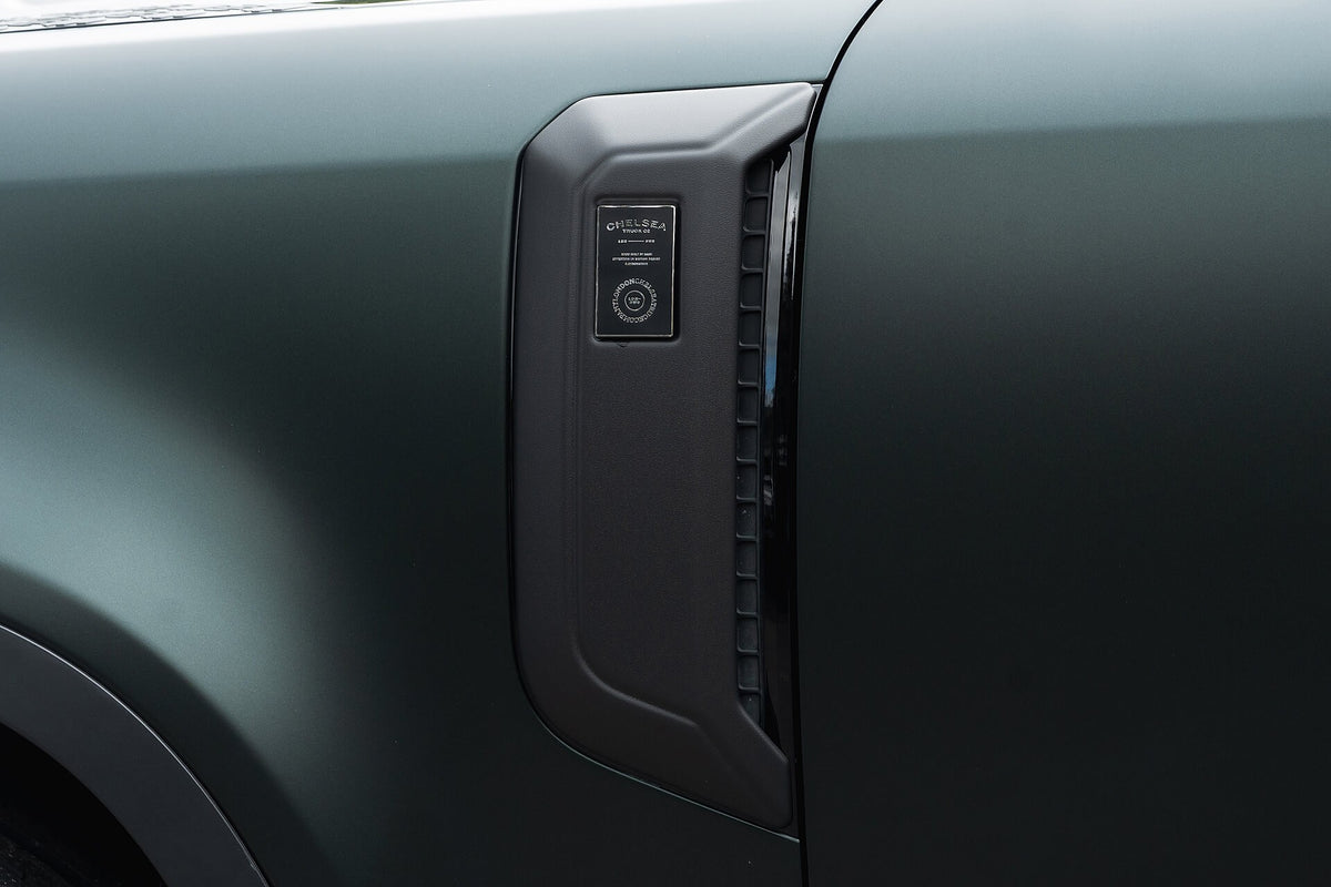 Land Rover Defender 130 P300 HSE (8 Seater) Gallery Image