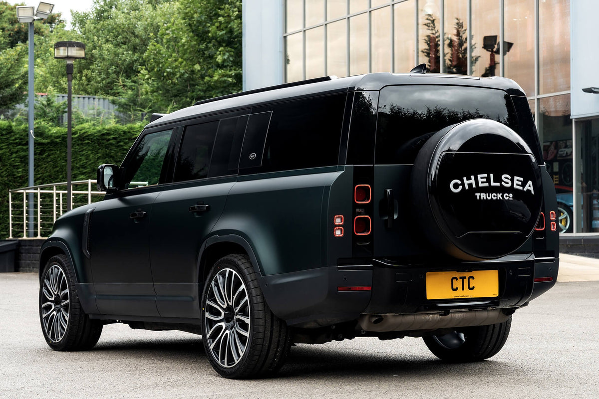 Land Rover Defender 130 P300 HSE (8 Seater) Gallery Image