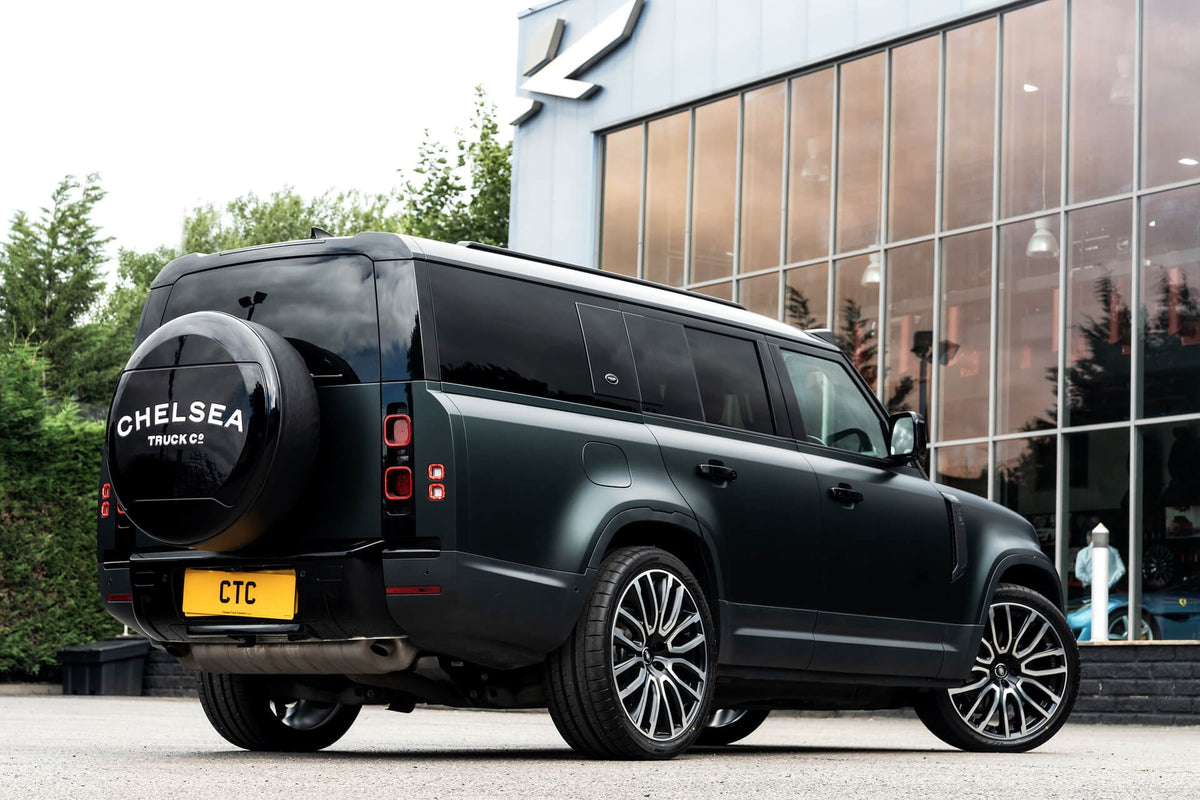 Land Rover Defender 130 P300 HSE (8 Seater) Gallery Image