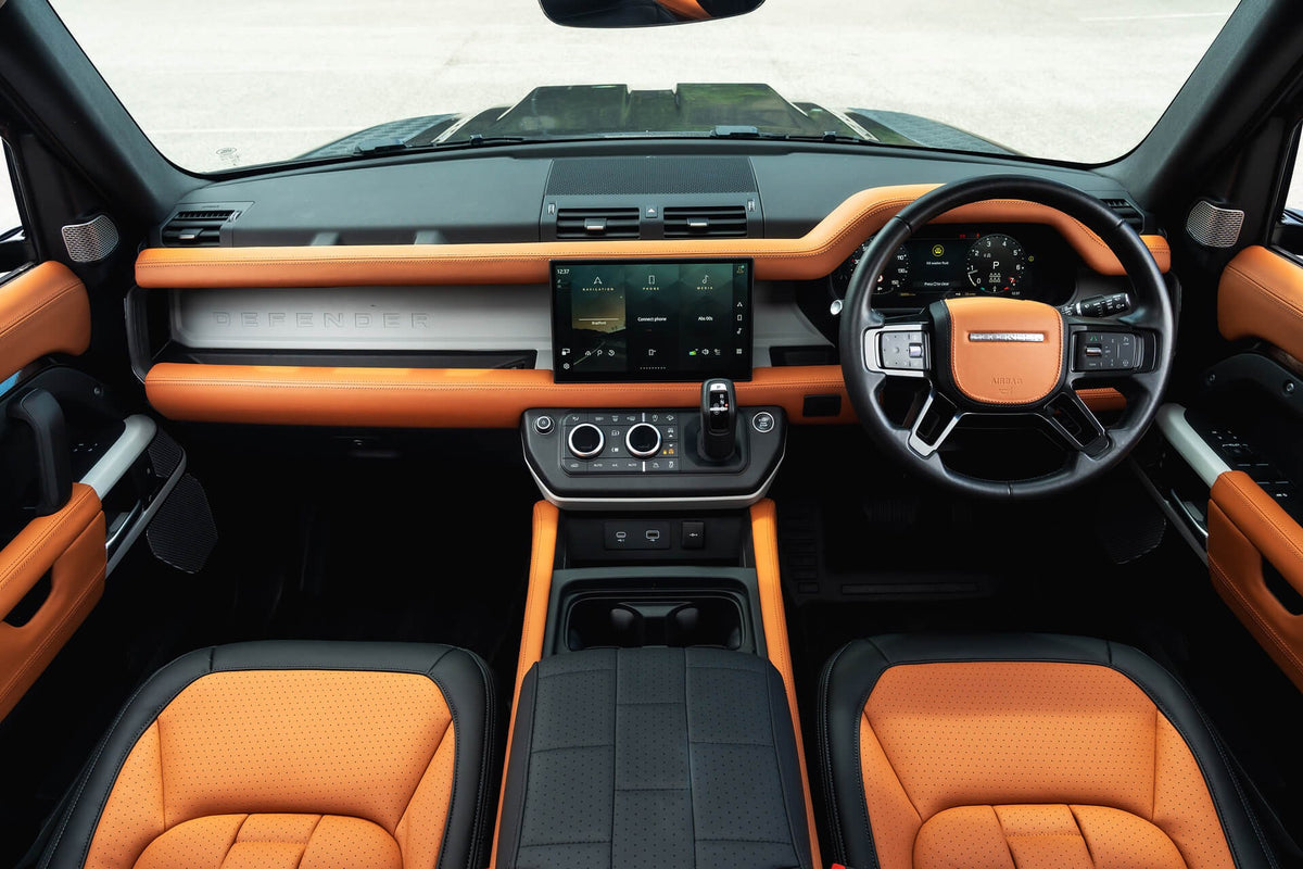 Land Rover Defender 130 P300 HSE (8 Seater) Gallery Image