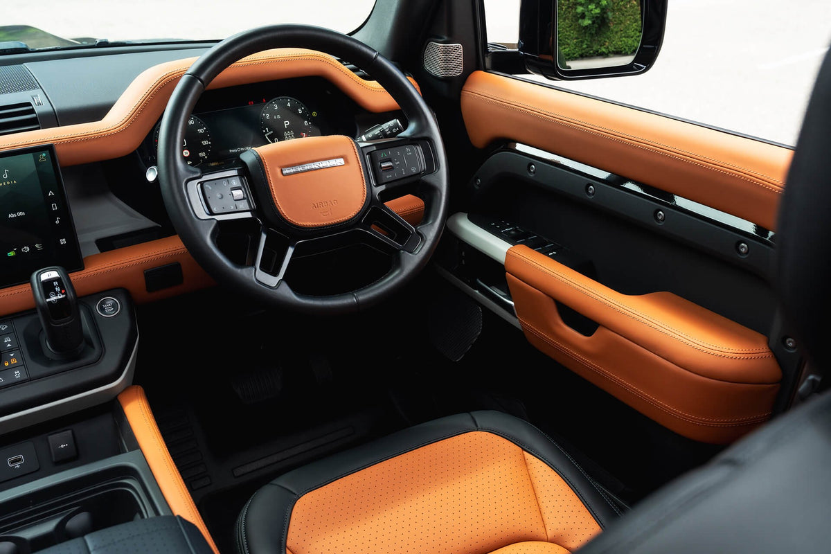 Land Rover Defender 130 P300 HSE (8 Seater) Gallery Image