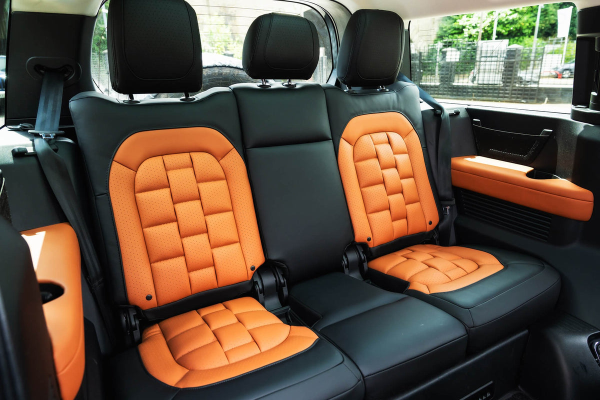 Land Rover Defender 130 P300 HSE (8 Seater) Gallery Image