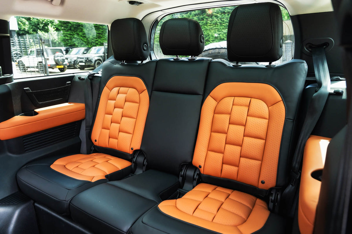 Land Rover Defender 130 P300 HSE (8 Seater) Gallery Image