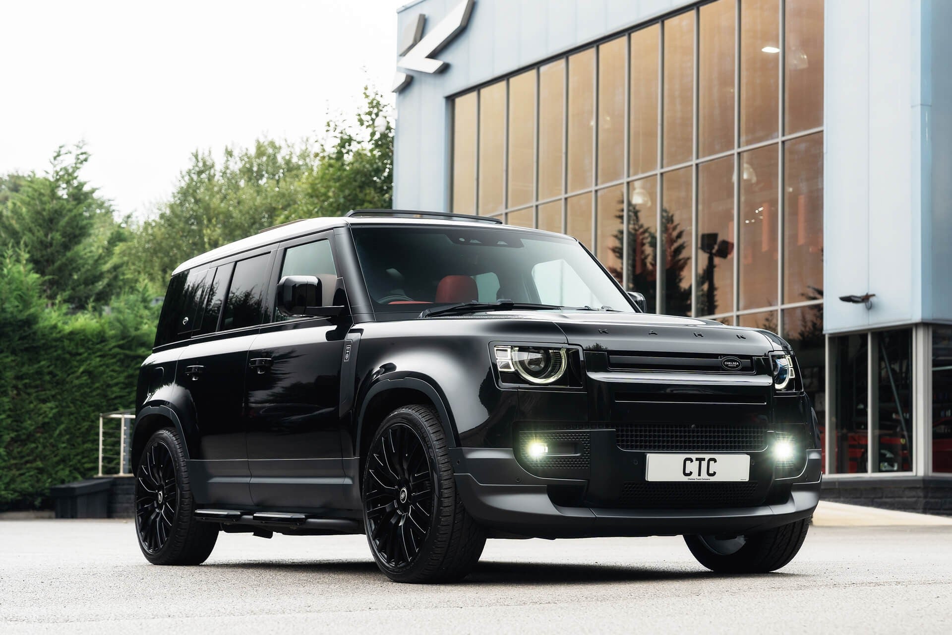 Land Rover Defender 110 D200 SE 7 Seater Gallery Image