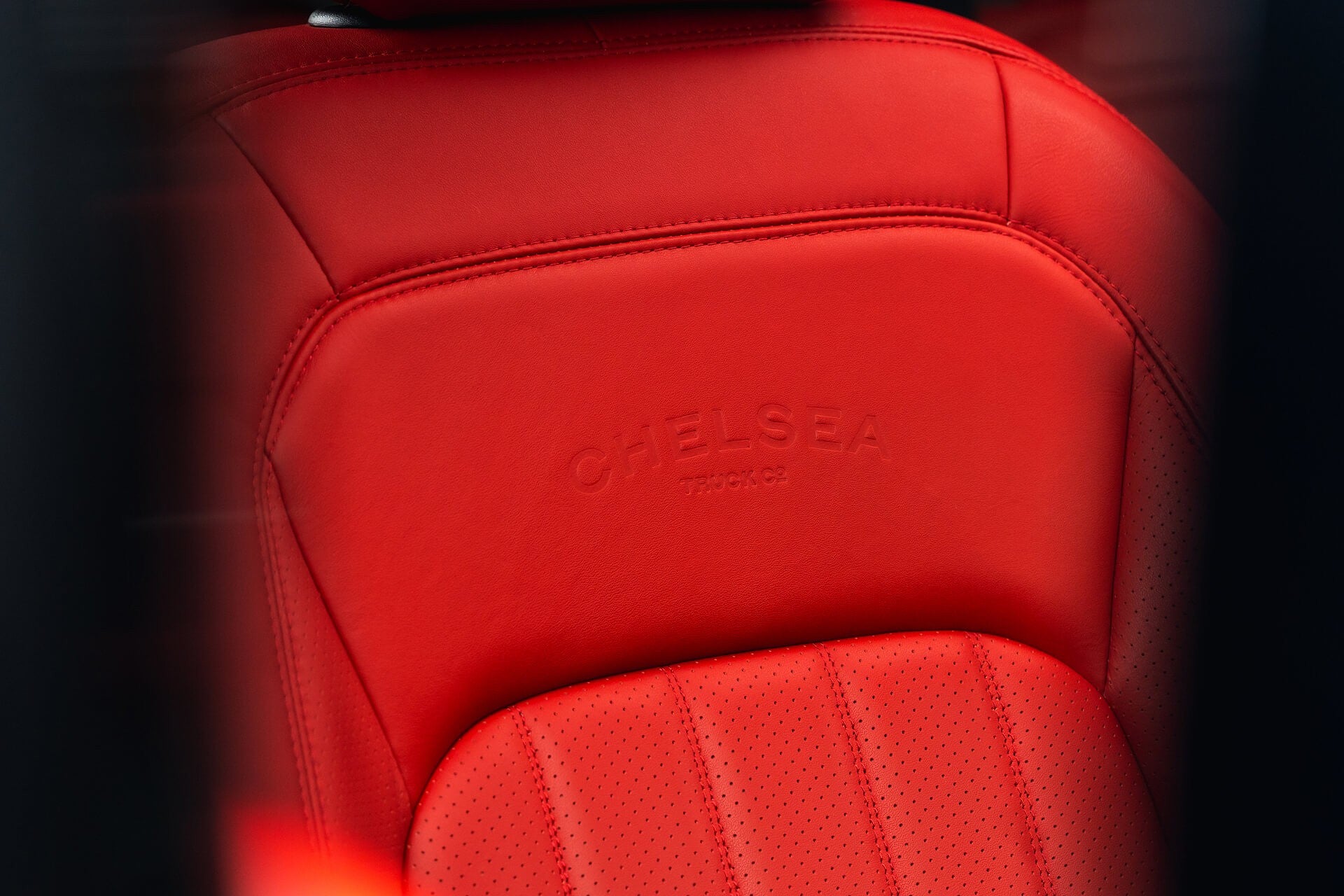 Land Rover Defender 110 D200 SE 7 Seater Gallery Image