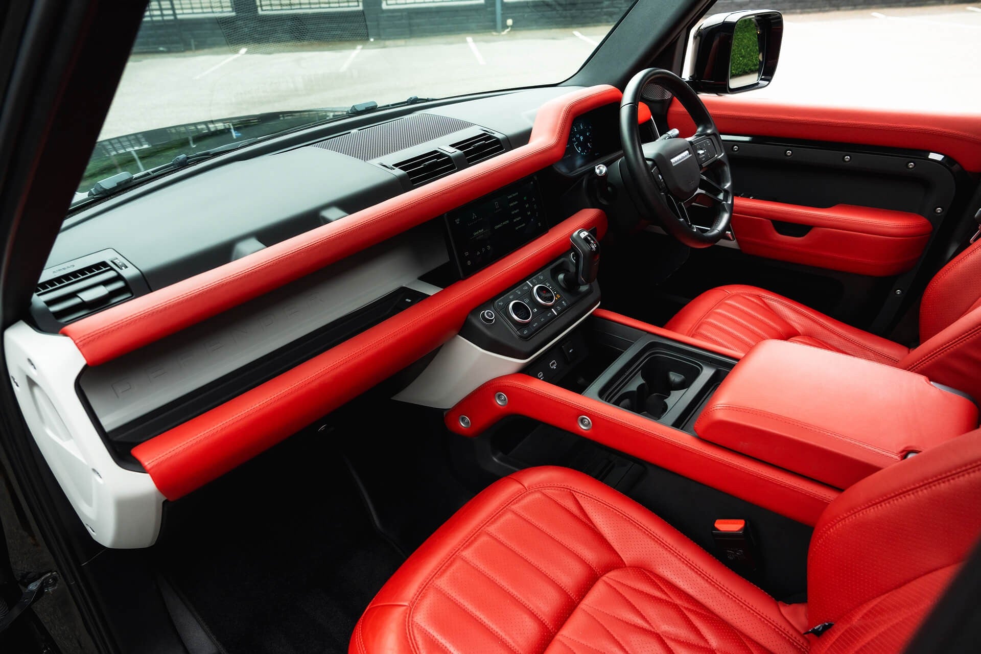 Land Rover Defender 110 D200 SE 7 Seater Gallery Image