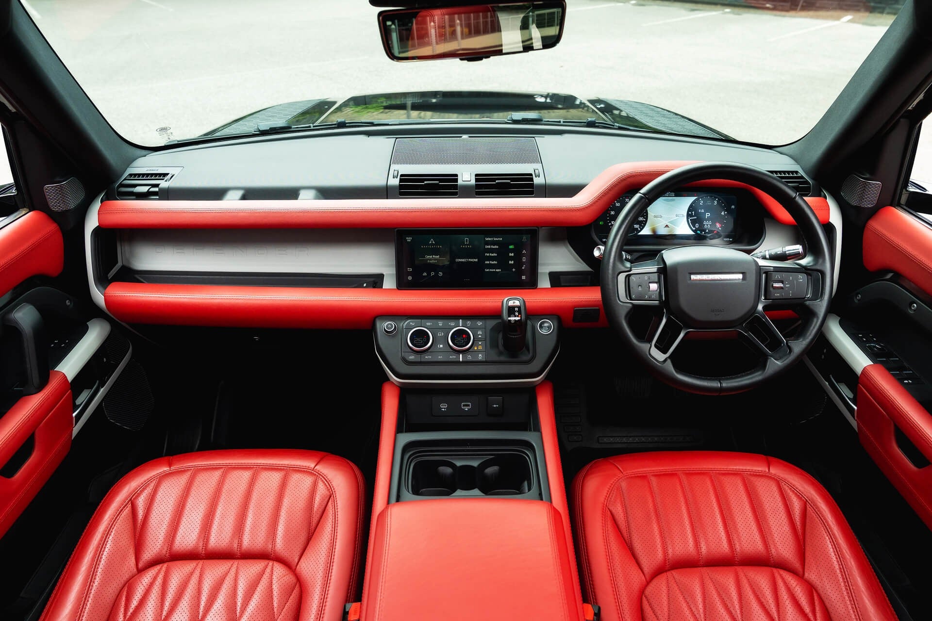 Land Rover Defender 110 D200 SE 7 Seater Gallery Image