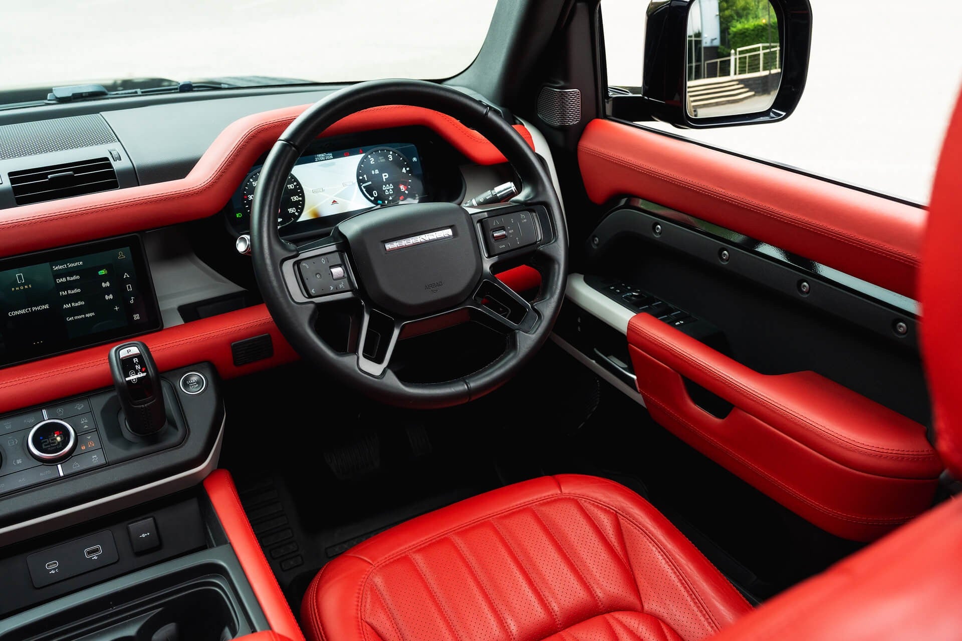 Land Rover Defender 110 D200 SE 7 Seater Gallery Image
