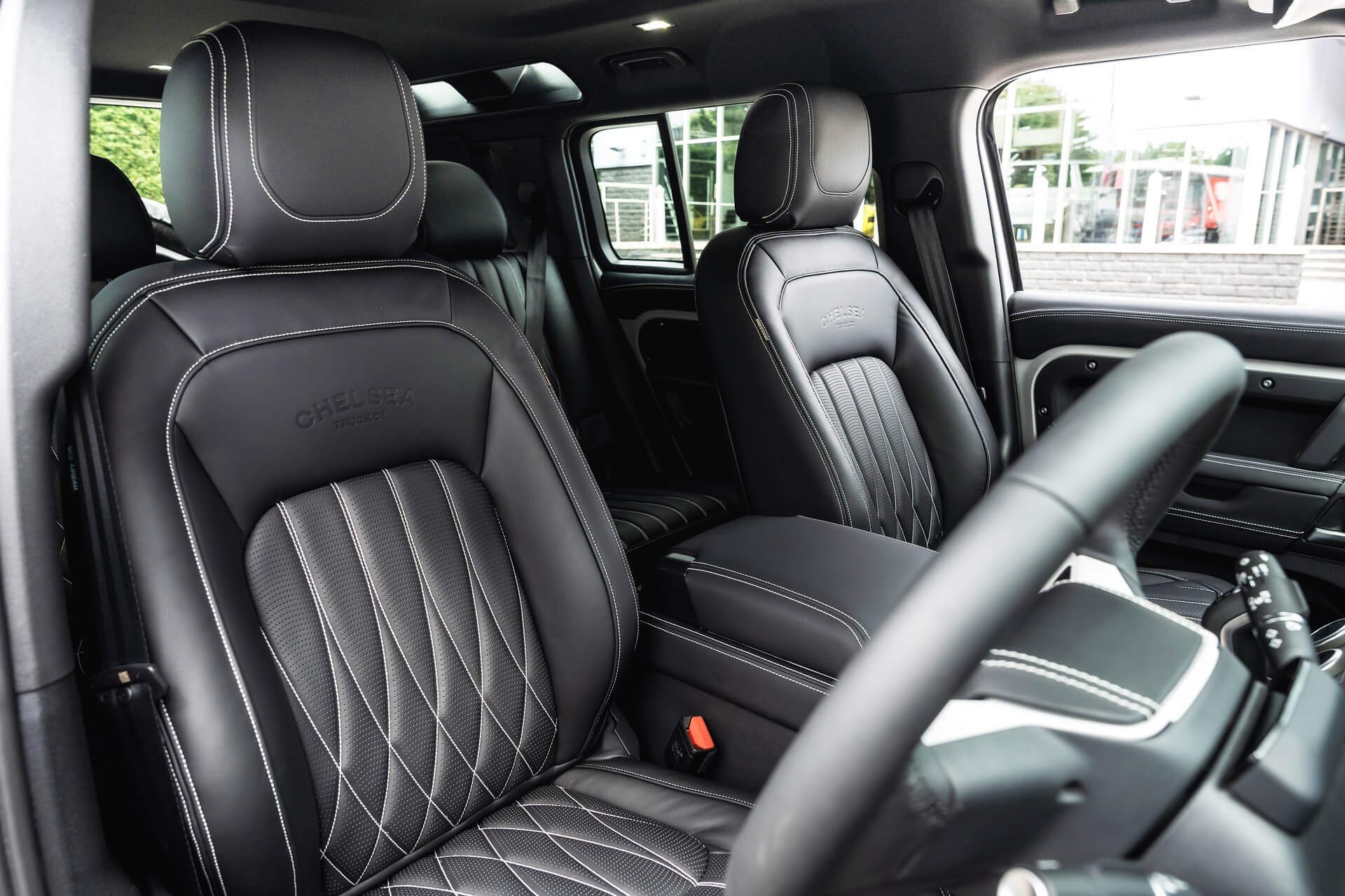 Land Rover Defender 110 D350 X-Dynamic HSE Gallery Image