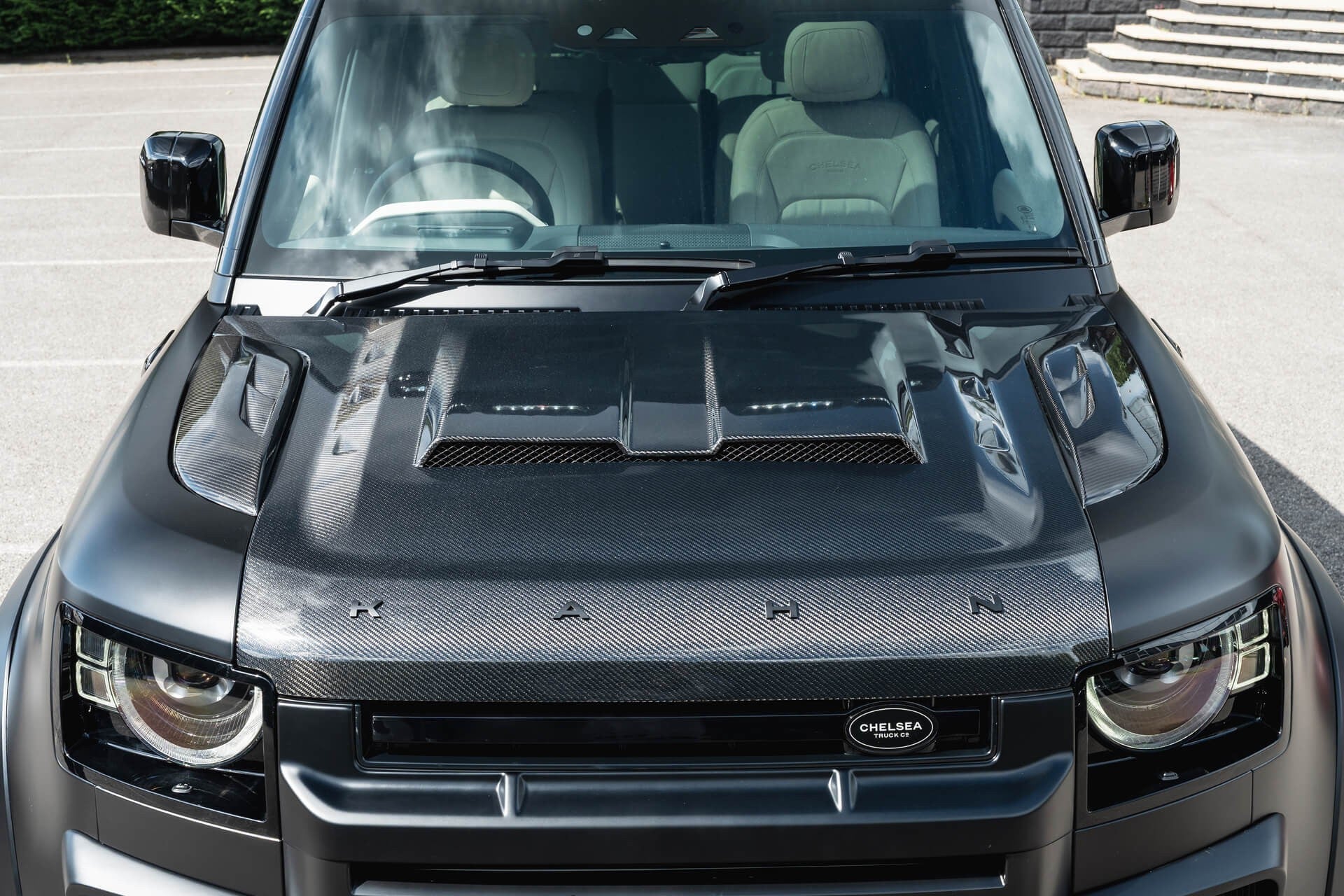 Land Rover Defender D350 X-Dynamic HSE (7 Seater) Gallery Image