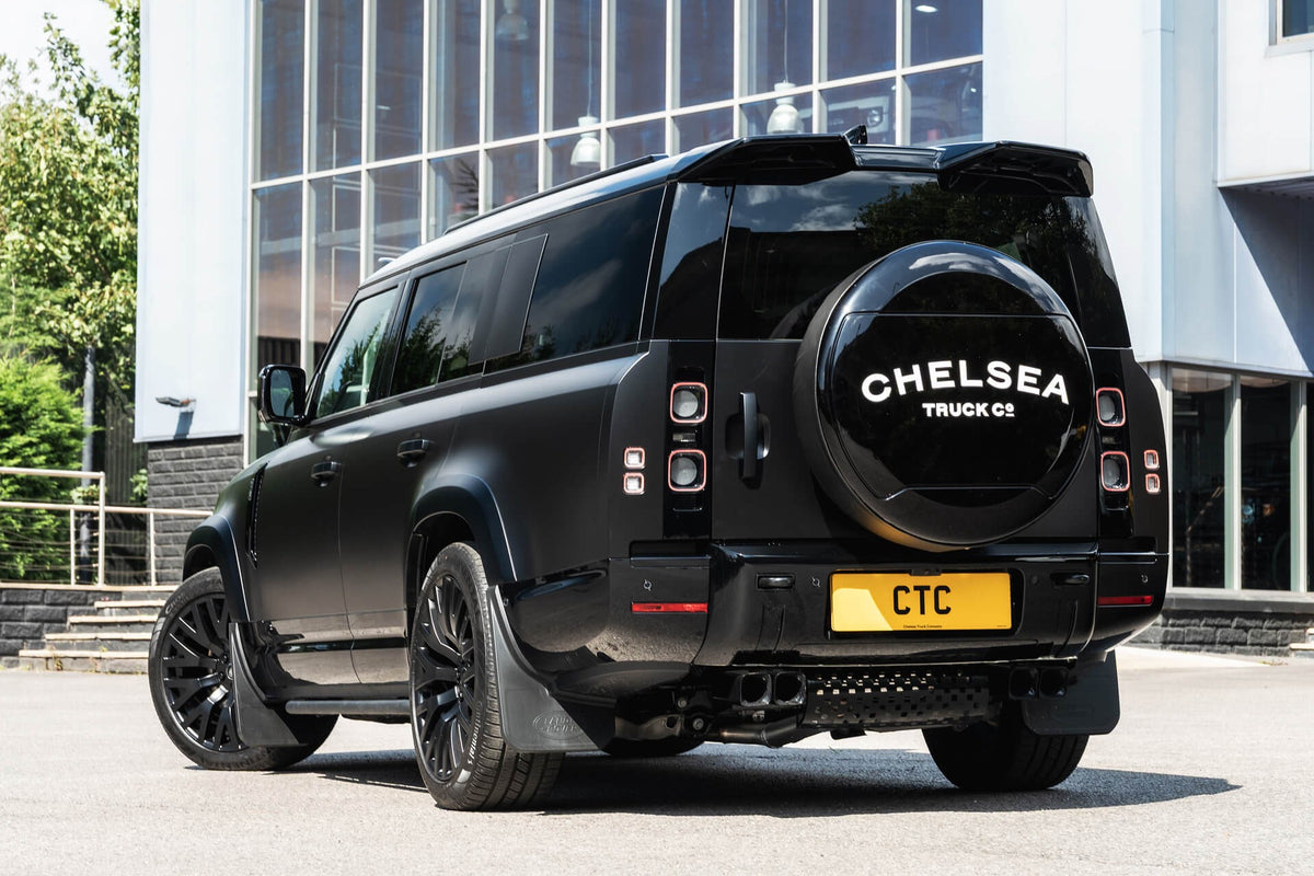 Land Rover Defender D350 X-Dynamic HSE (7 Seater) Gallery Image
