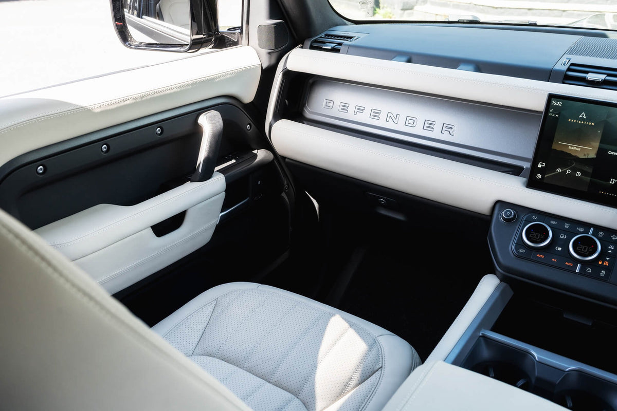 Land Rover Defender D350 X-Dynamic HSE (7 Seater) Gallery Image