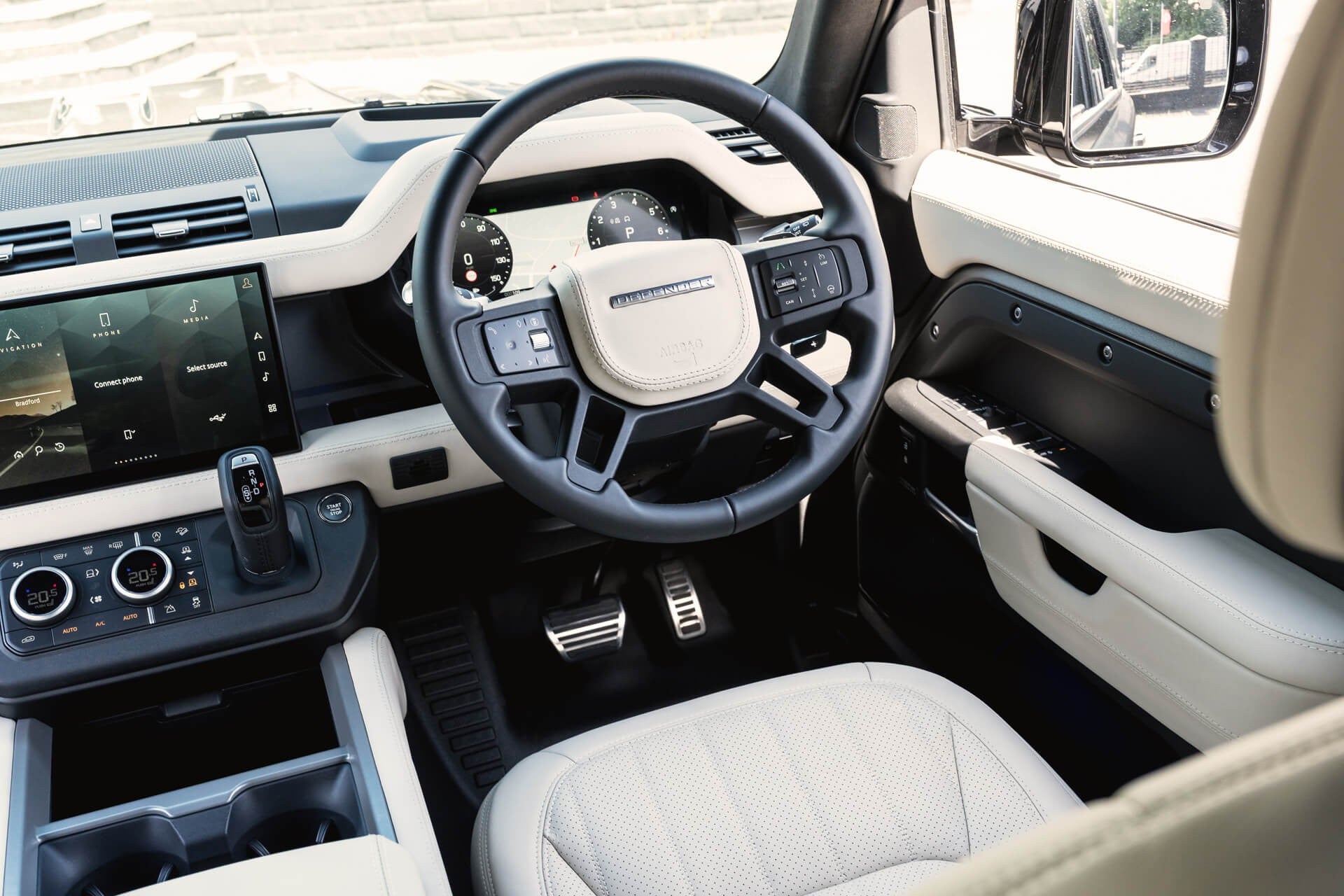 Land Rover Defender D350 X-Dynamic HSE (7 Seater) Gallery Image