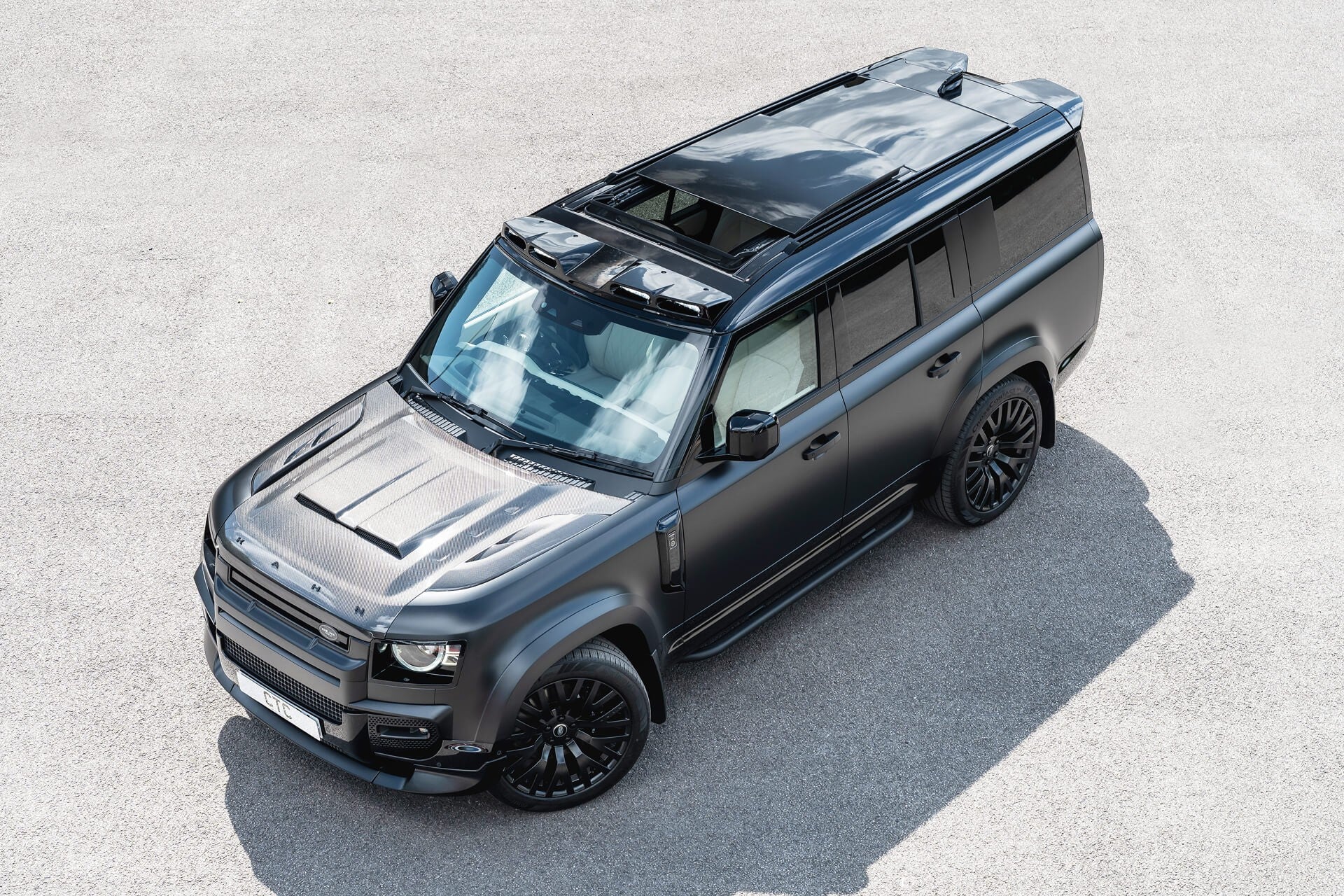Land Rover Defender D350 X-Dynamic HSE (7 Seater) Gallery Image