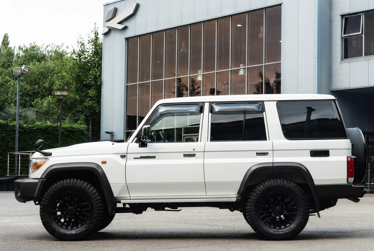 Toyota Land Cruiser 70 Series Gallery Image