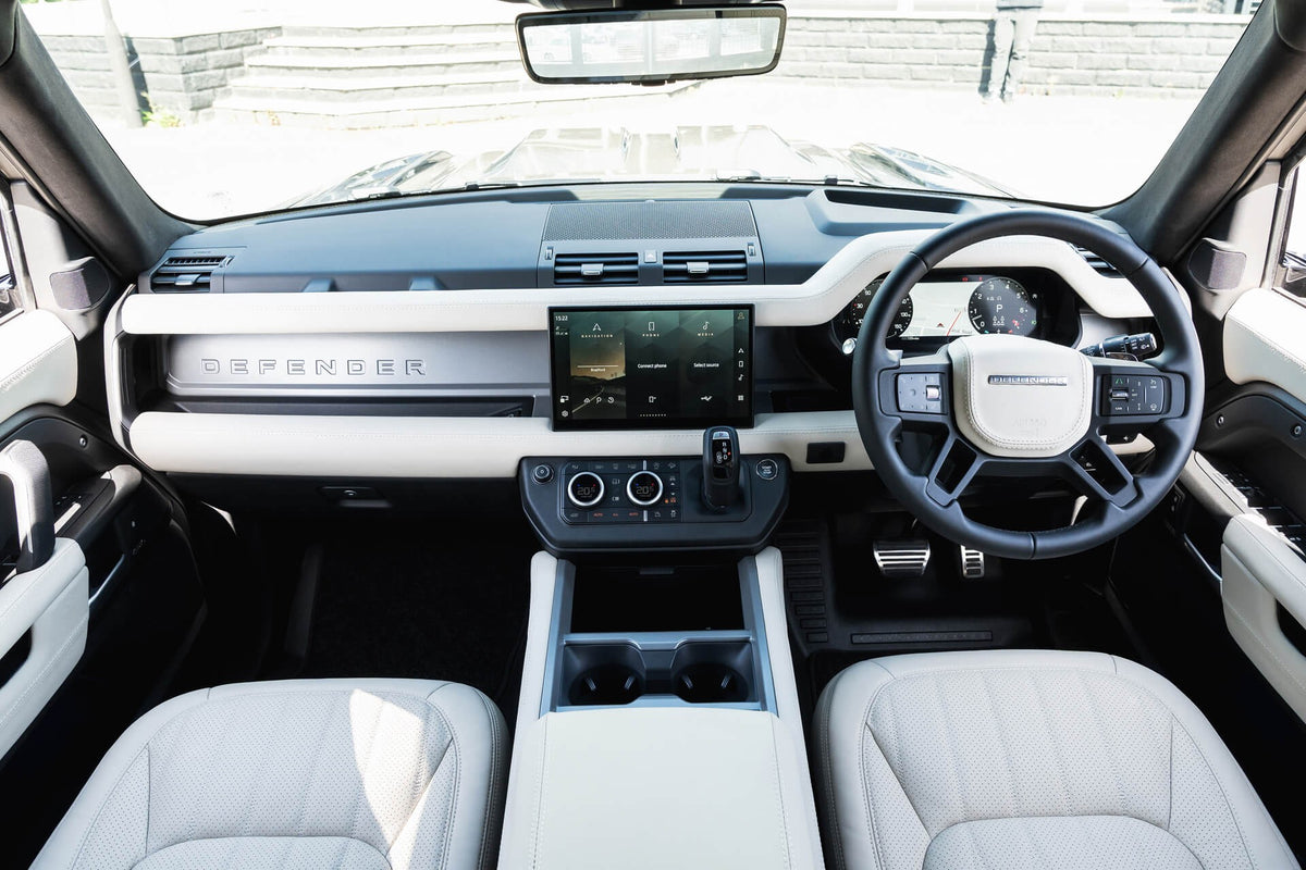 Land Rover Defender 130 D350 X-Dynamic HSE (7 Seater) Gallery Image