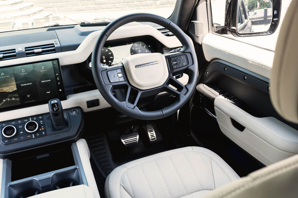 Land Rover Defender 130 D350 X-Dynamic HSE (7 Seater) Gallery Image