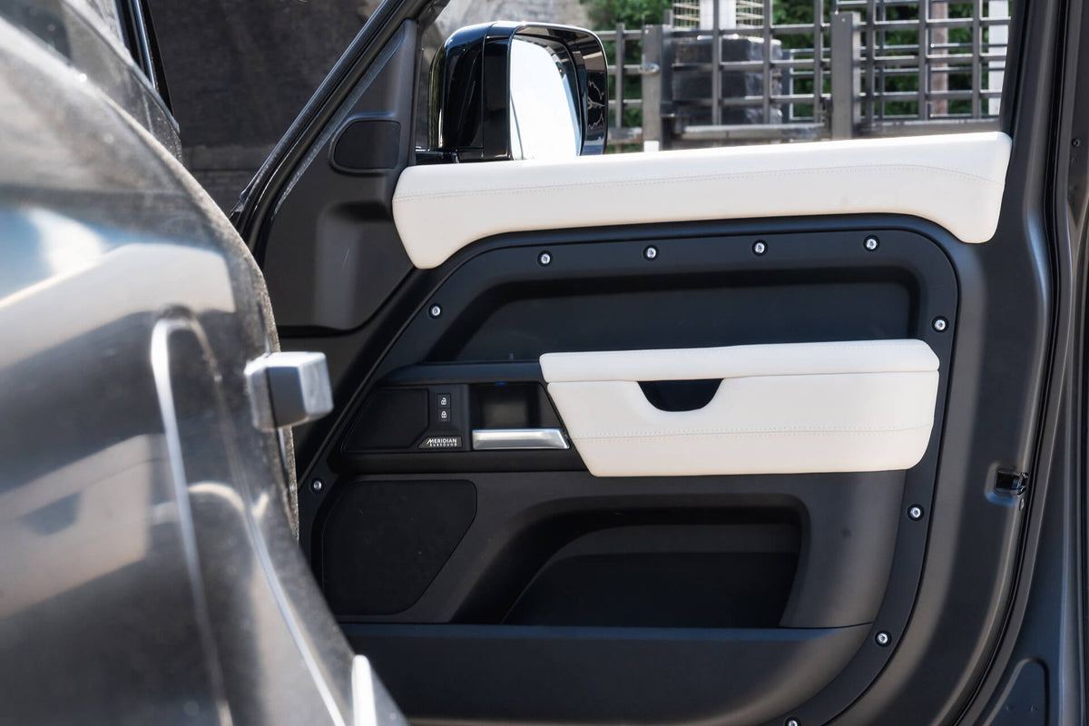 Land Rover Defender 130 D350 X-Dynamic HSE (7 Seater) Gallery Image