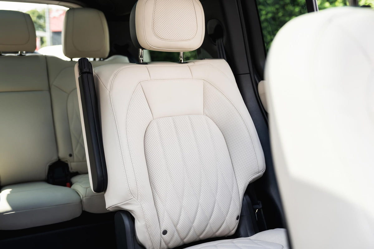 Land Rover Defender 130 D350 X-Dynamic HSE (7 Seater) Gallery Image