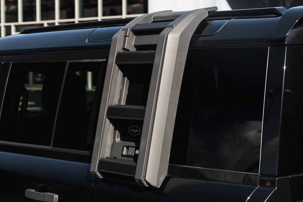 Land Rover Defender 110 P300 S (7 Seater) Gallery Image