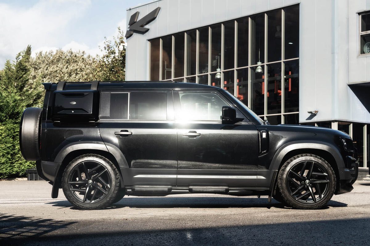 Land Rover Defender 110 P300 S (7 Seater) Gallery Image