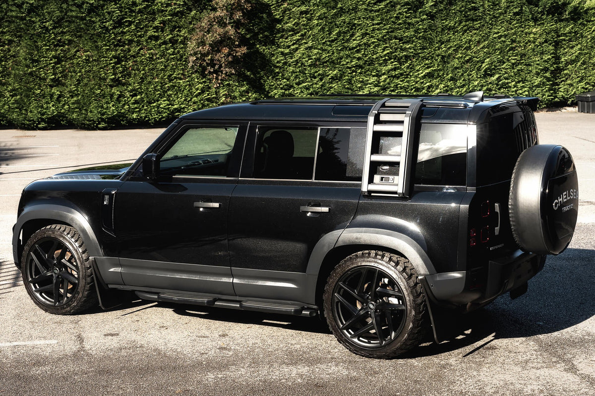 Land Rover Defender 110 P300 S (7 Seater) Gallery Image