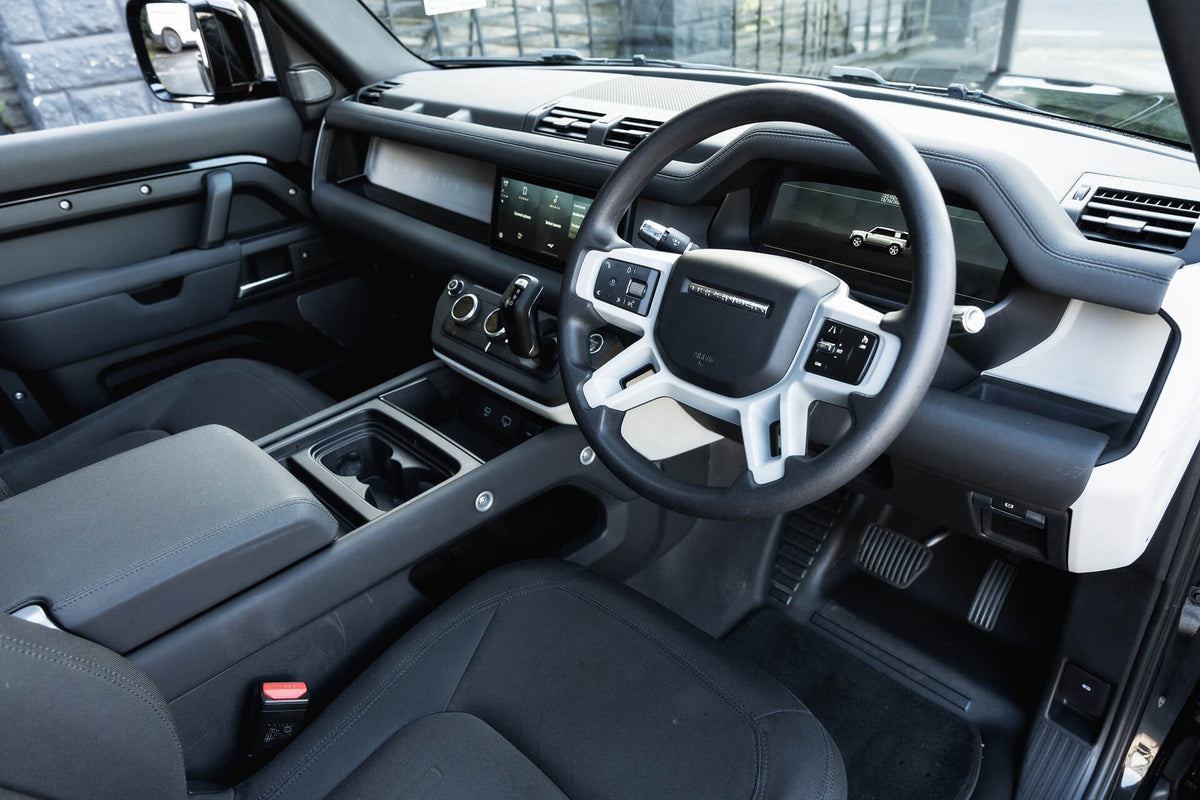 Land Rover Defender 110 P300 S (7 Seater) Gallery Image