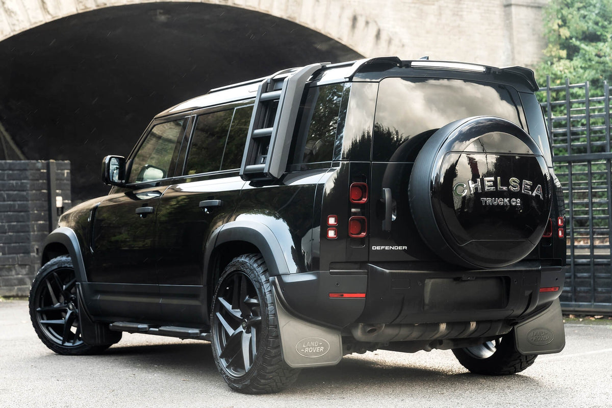 Land Rover Defender 110 P300 S (7 Seater) Gallery Image