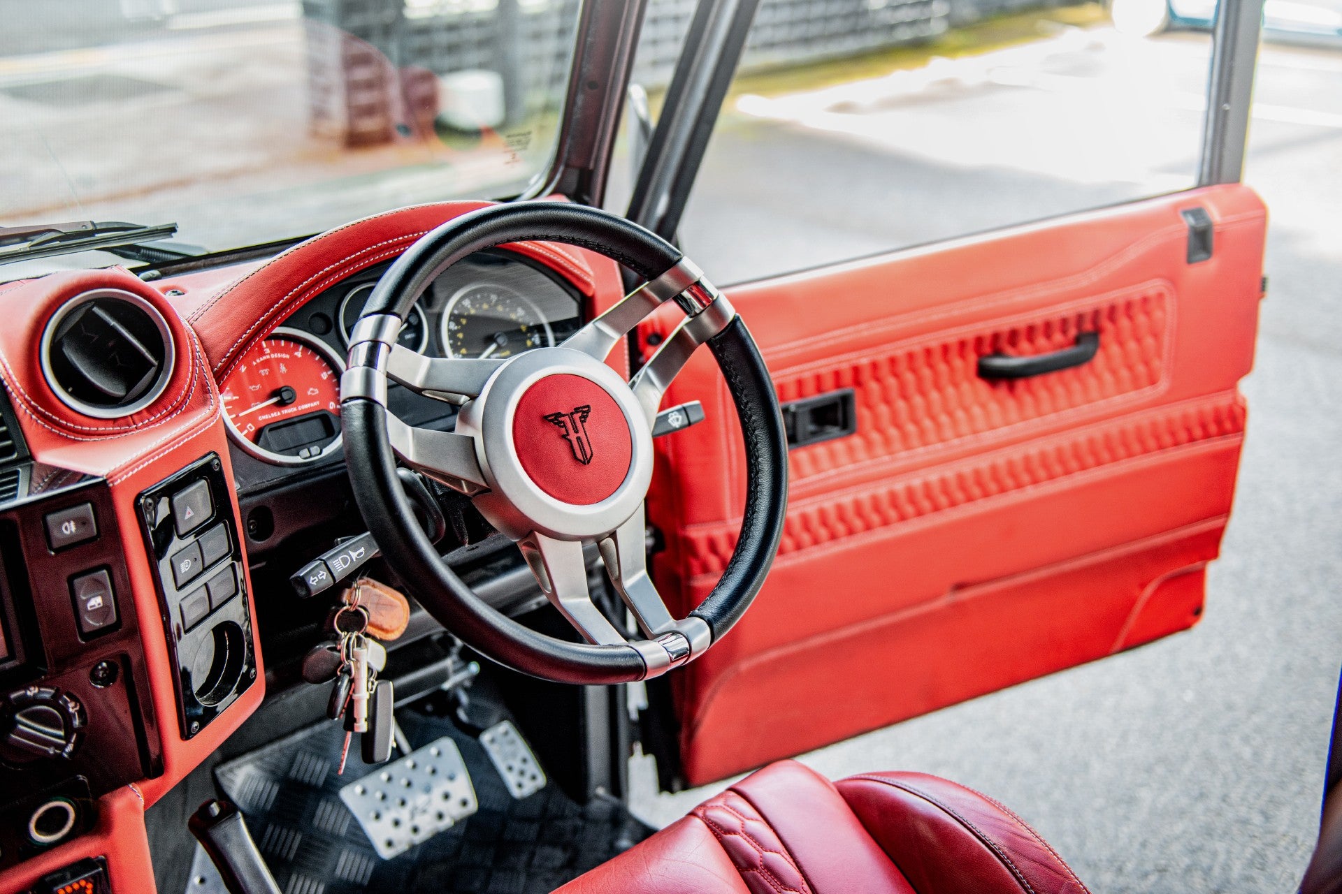 LAND ROVER DEFENDER XS DOUBLE CAB PICK UP 6.2 V8