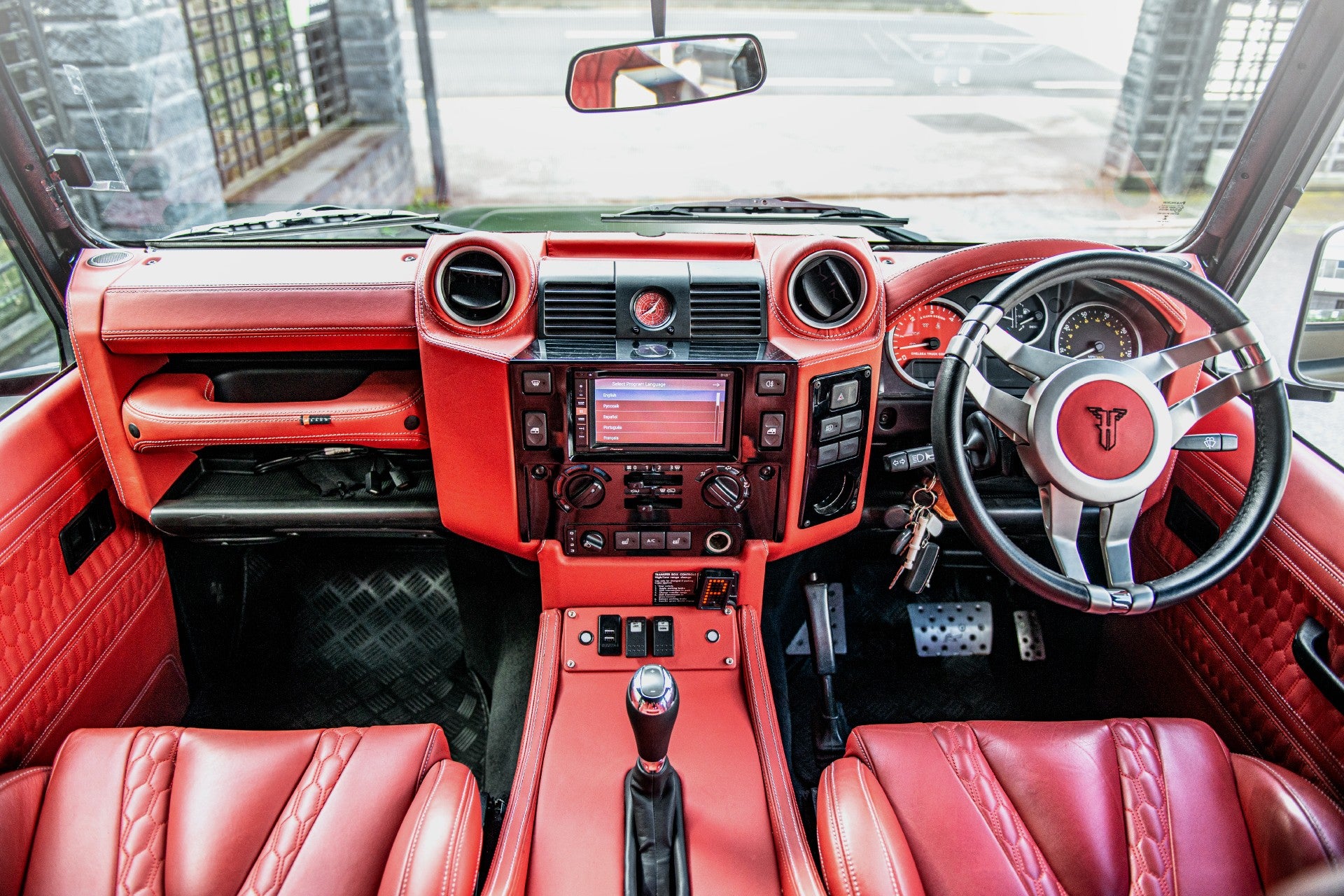 LAND ROVER DEFENDER XS DOUBLE CAB PICK UP 6.2 V8