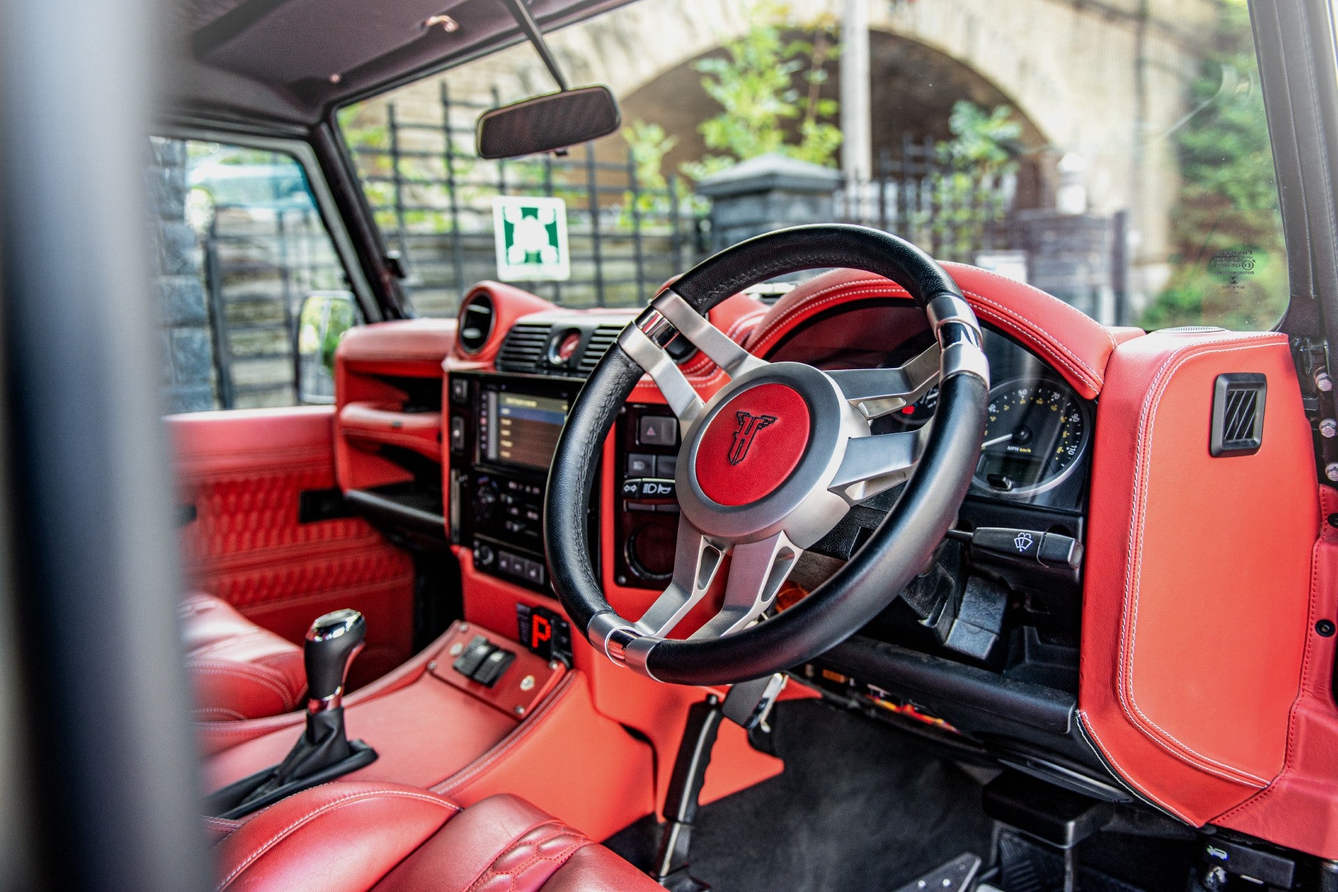 LAND ROVER DEFENDER XS DOUBLE CAB PICK UP 6.2 V8