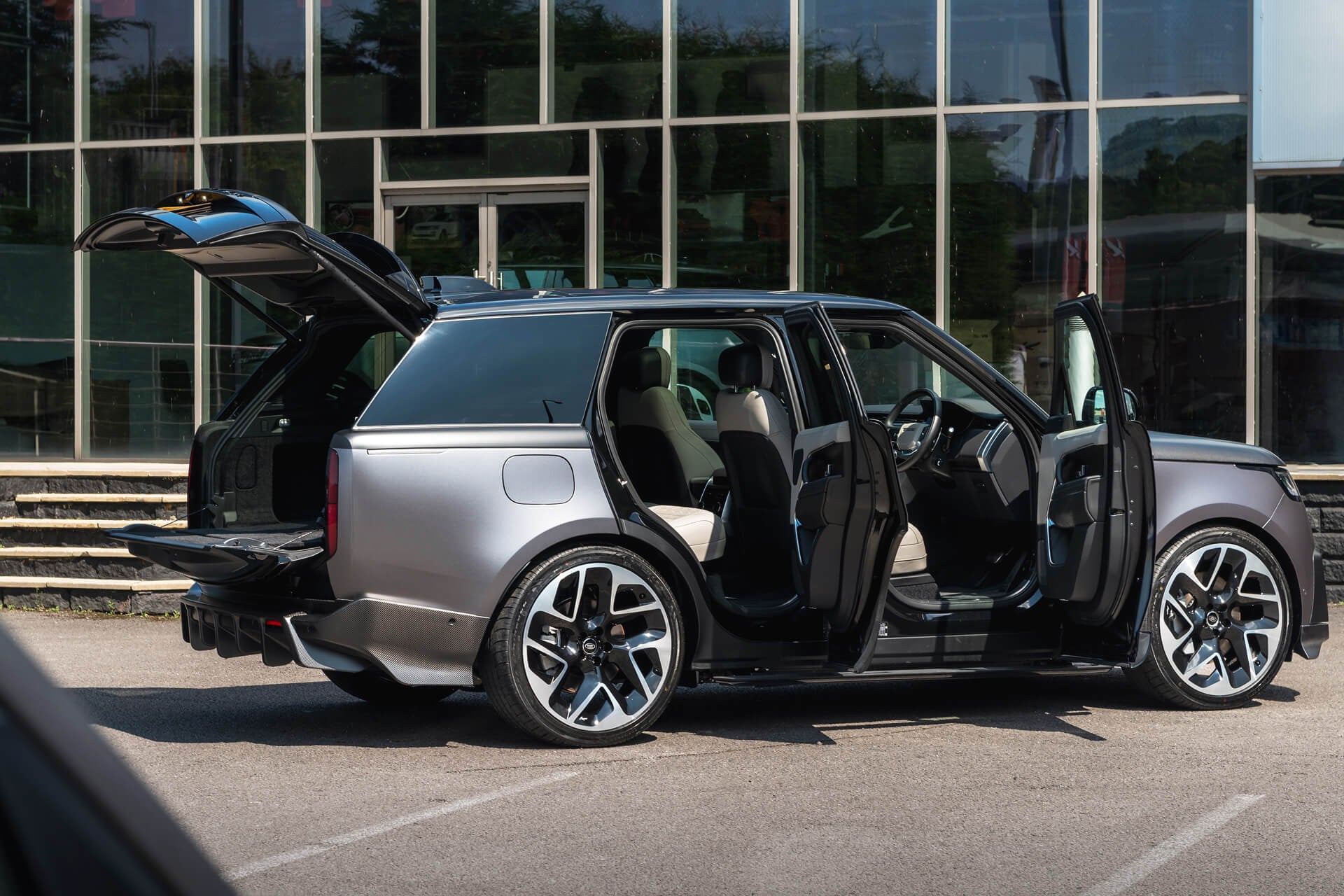 Range Rover P615 4.4 V8 SV