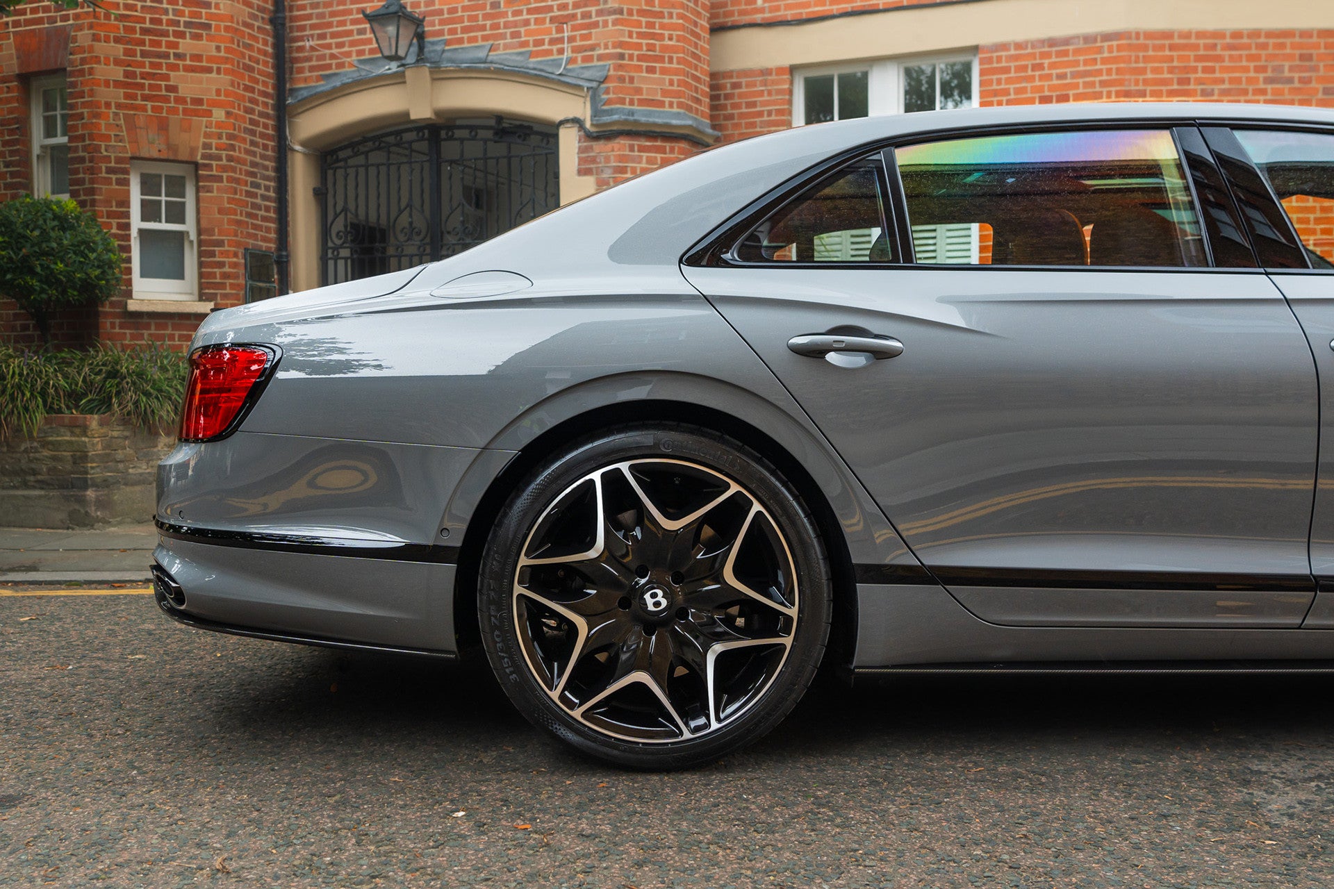 Bentley Flying Spur Carbon Edition
