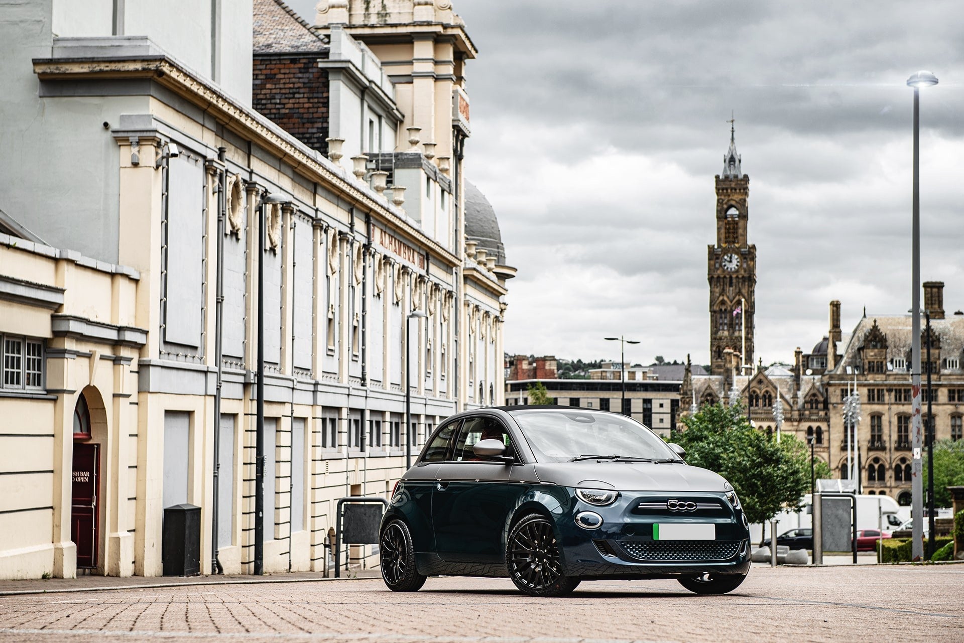 Fiat 500e C 42kWh Passion Convertible Designio by KAHN®