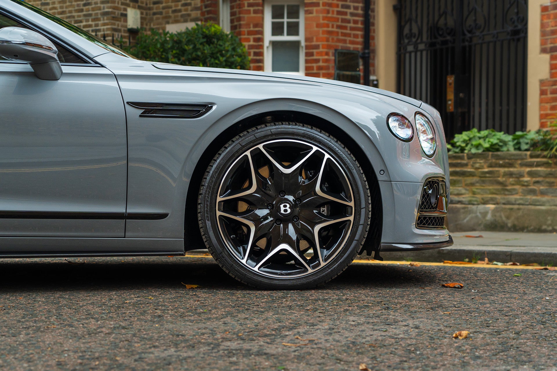 Bentley Flying Spur Carbon Edition