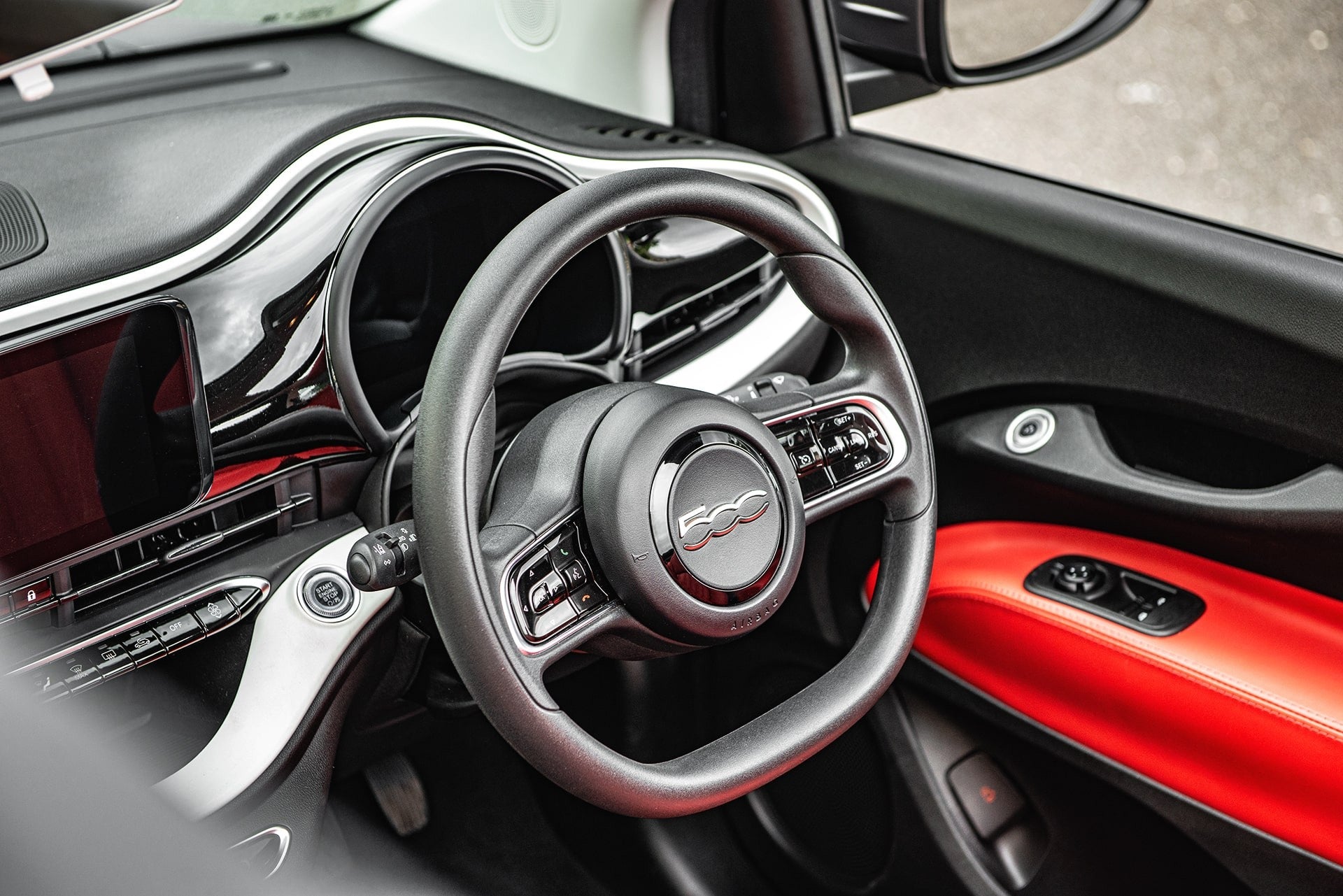 Fiat 500e C 42kWh Passion Convertible Designio by KAHN®