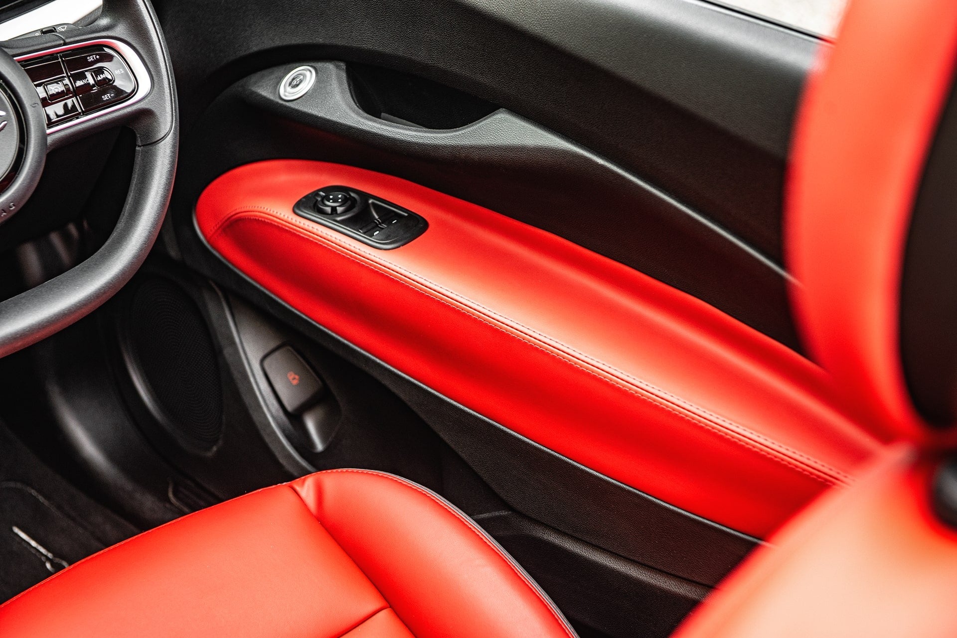 Fiat 500e C 42kWh Passion Convertible Designio by KAHN®