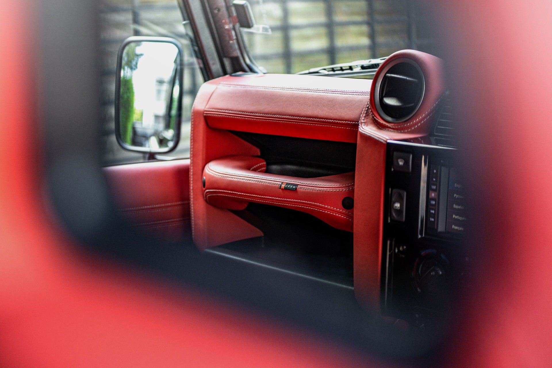 LAND ROVER DEFENDER XS DOUBLE CAB PICK UP 6.2 V8