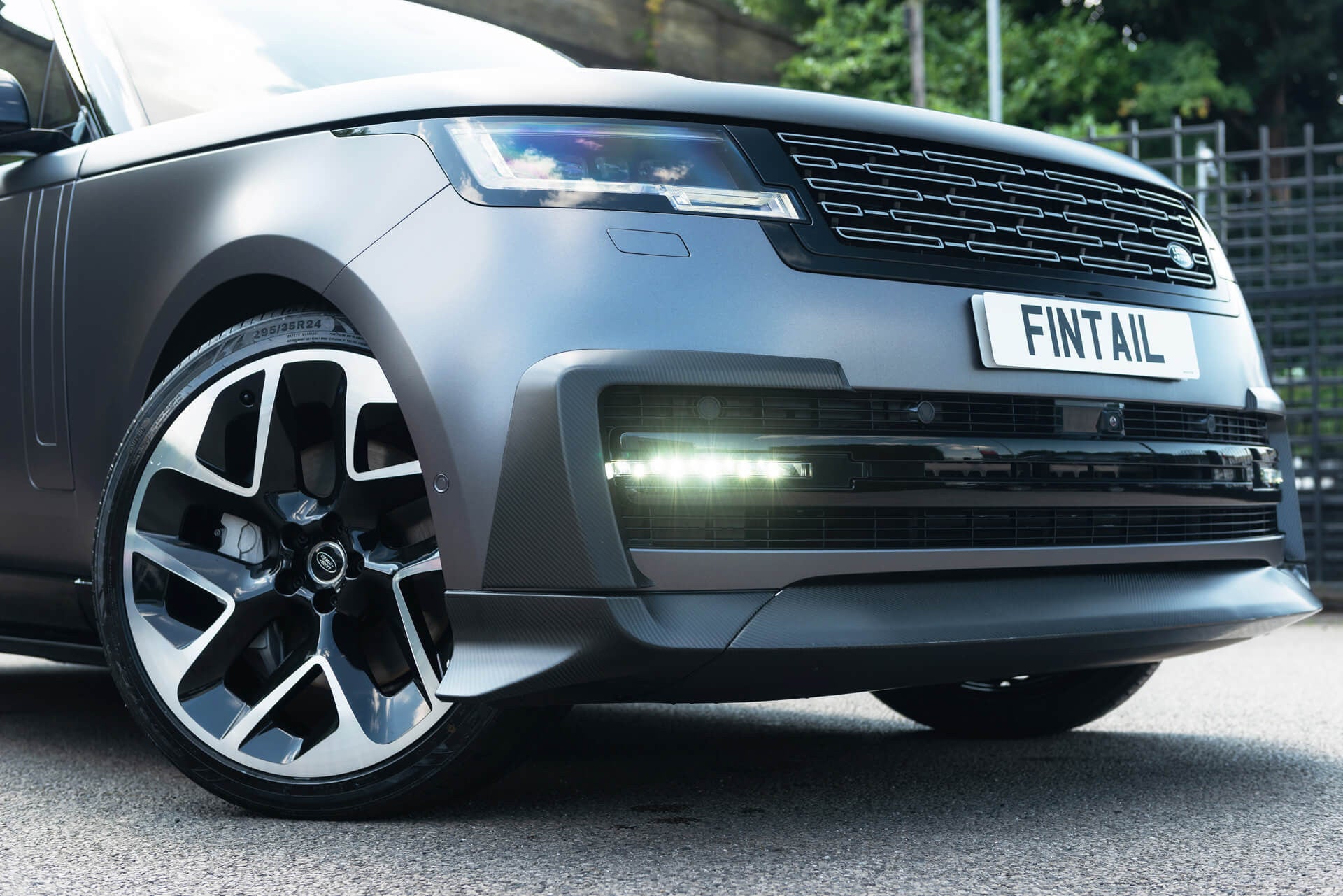 Range Rover P615 4.4 V8 SV